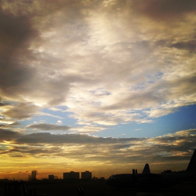 Aizey's winning entry about her volunteer experience of welcoming survivors of super typhoon Yolanda at Villamor Air Base | Original Photo Link